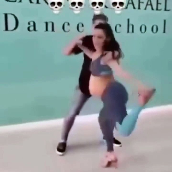 Gestação é o processo em que o corpo cria uma vida do zero, com uma precisão biológica absurda. Não é só “estar grávida”: é o organismo inteiro reorganizando energia, hormônios e funções pra formar um ser humano. É literalmente engenharia natural em tempo