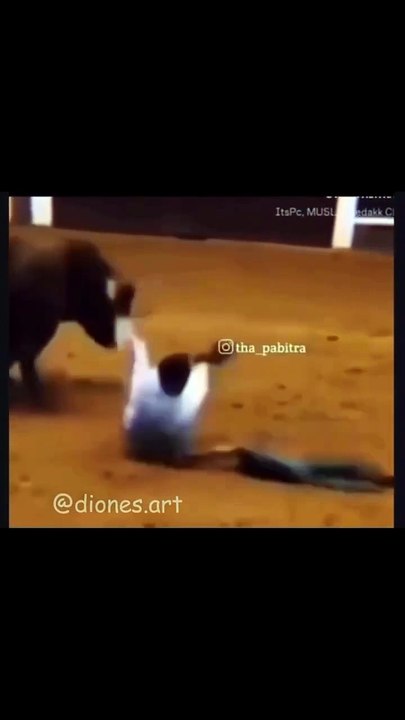 Titanic (1997) فيلم تيتانيك من إخراج جيمس كاميرون يحكي قصة رومانسية خيالية تدور داخل حدث تاريخي حقيقي: غرق السفينة البريطانية الشهيرة RMS Titanic سنة 1912. بداية القصة روز فتاة من الطبقة الأرستقراطية، مخطوبة لرجل ثري متسلط اسمه كال. تشعر بالاختناق من حيا