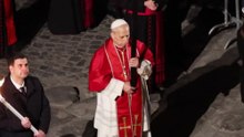 Sein erster Kreuzweg: Papst Leo sorgt für historischen Moment