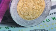 Peso mexicano avanza frente al dólar ante expectativa de un acuerdo entre EU e Irán