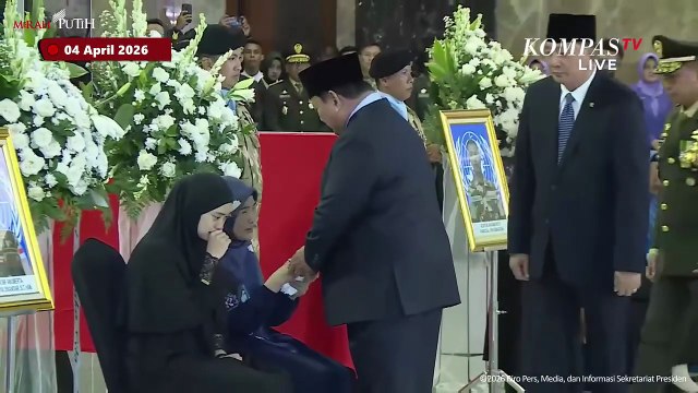 Momen Presiden Prabowo Sampaikan Duka ke Keluarga 3 Prajurit TNI Gugur di Lebanon
