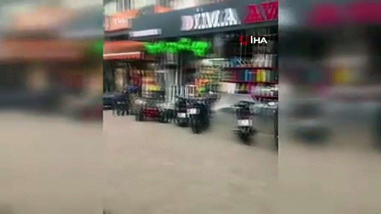 Yağmur Sokakları Göle Çevirdi!