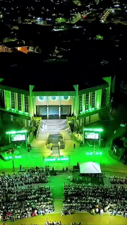 Encenação da Paixão de Cristo emociona multidão em Umuarama