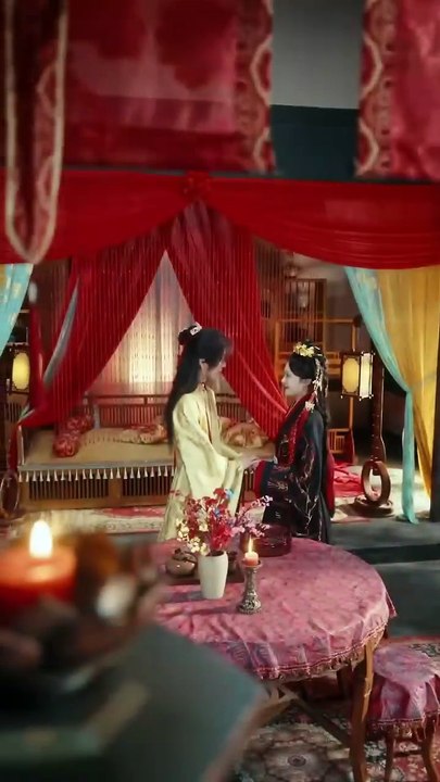 Her Stepsister Stole Her Noble Fiancé—But the Fool She Married Was an Untouchable Immortal!