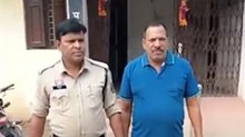 रिटायर्ड पुलिसकर्मी ने अपनी पत्नी और सौतेली बेटी की हत्या की