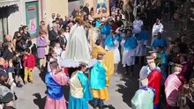 Nulvi, folla e devozione per la processione di Pasqua: emozione in piazza per l?incontro tra le statue