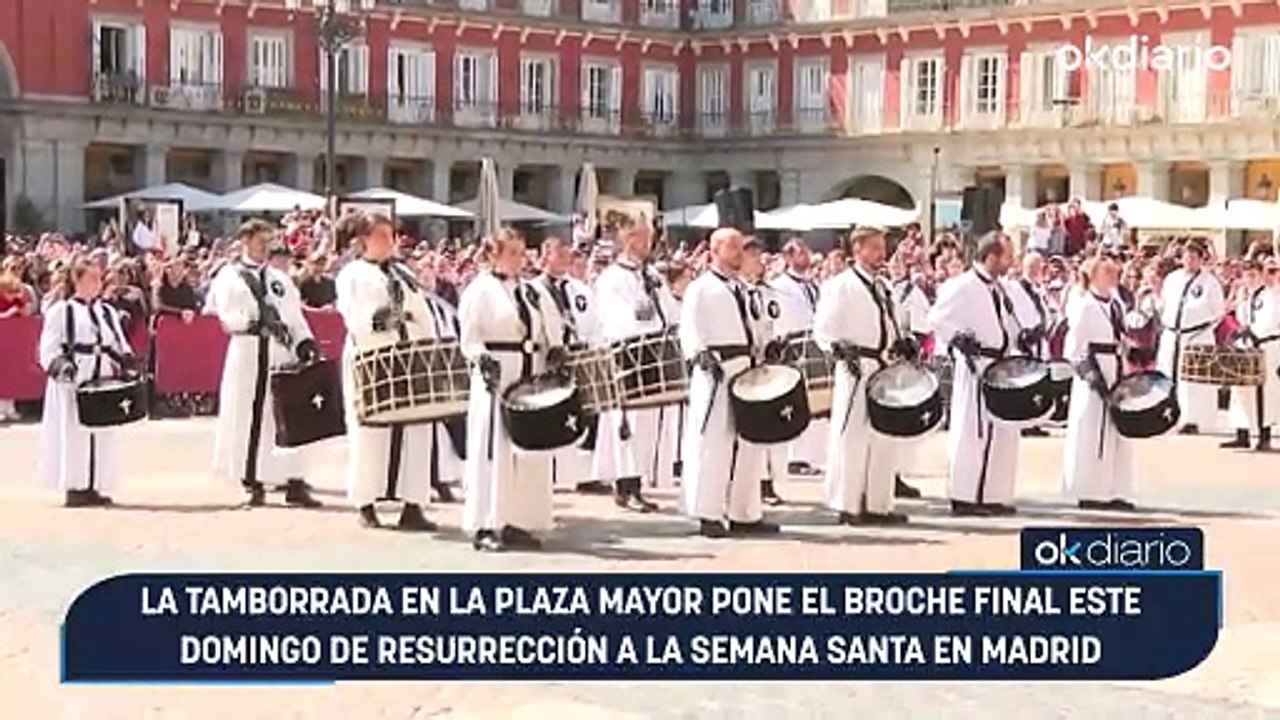 La tamborrada en la Plaza Mayor pone el broche final este Domingo de Resurrección a la Semana Santa en Madrid