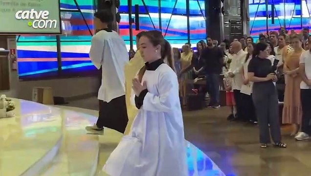 Fiéis participam da Missa de Páscoa na Catedral de Cascavel