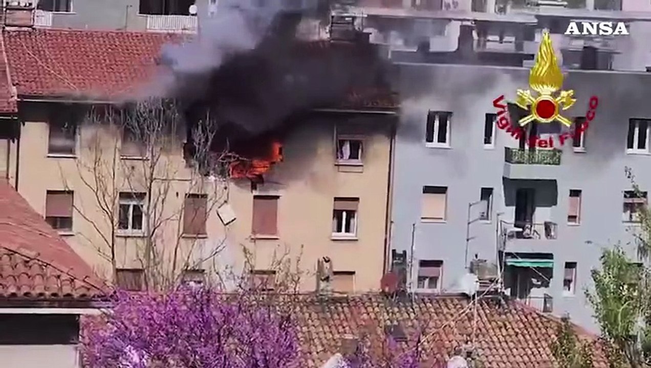 Esplosione in un appartamento a Trieste, gli inquilini non erano in casa