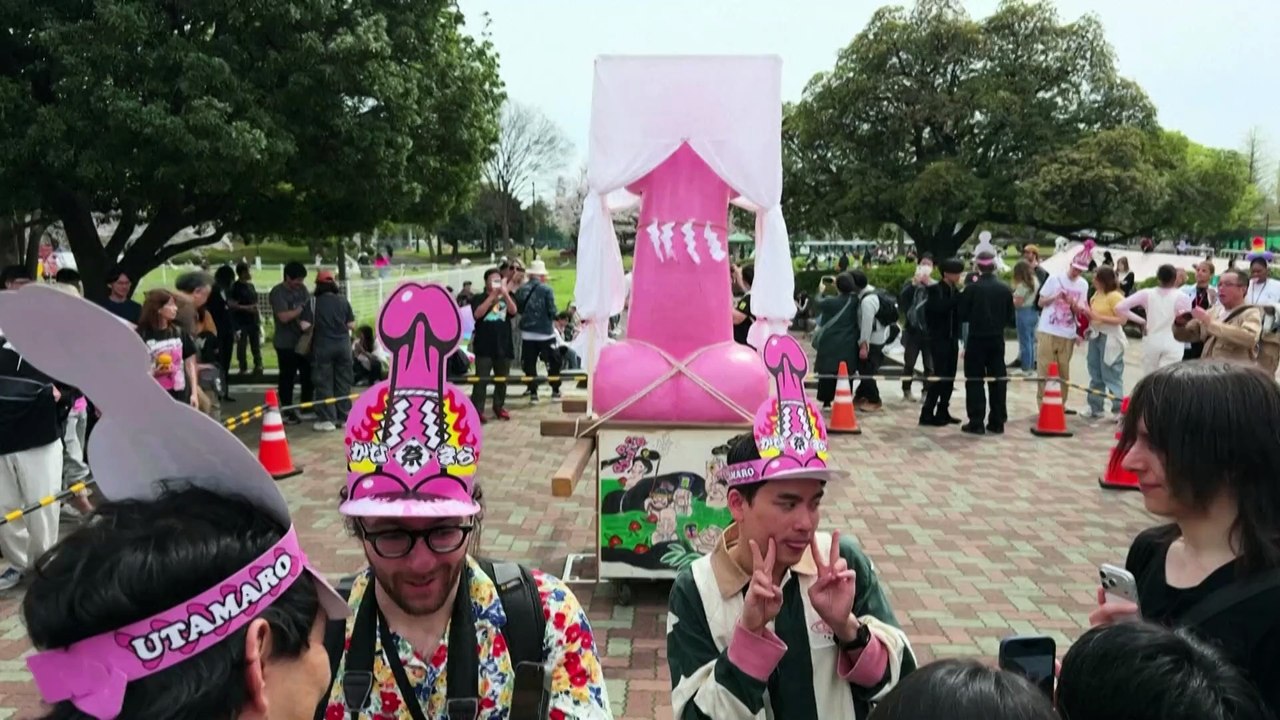 Japon : pourquoi une parade de pénis géants a-t-elle déambulé dans les rues de Kawasaki ?