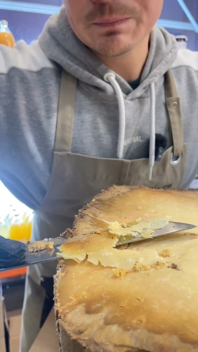 Cantal très vieux 1 an et 7 mois de cave 😳😳