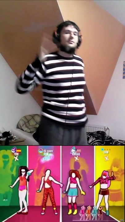 Tancuju Macarena 🔥 Nejvíc cringe nebo nejvíc vibe? 😂 #shorts #macarena