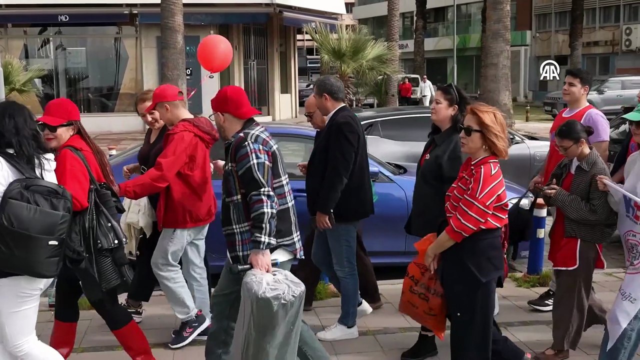 İzmir Otizm Yürüyüşü'nün dördüncüsü gerçekleştirildi