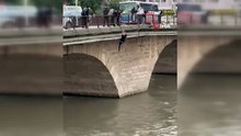 Ekipler seferber olup kurtardı! Köprüden Yeşilırmak’a atladı