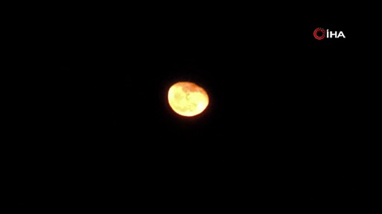 Muğla Semalarında Görsel Şölen: Kanlı Ay Tutulması Nefes Kesti!