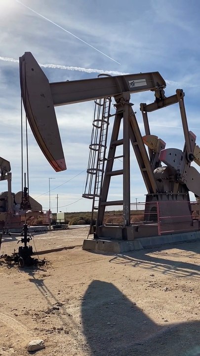 Oil prices choppy after expletive-laden Trump threat to Iran - BBC