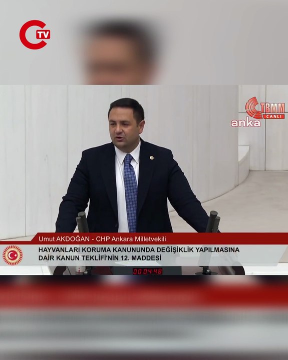 CHP Ankara Milletvekili Umut Akdoğan Köpek sevmezsiniz, kedi sevmezsiniz. Sizin Tayyip Erdoğan dışında sevdiğiniz bir canlı yok mu