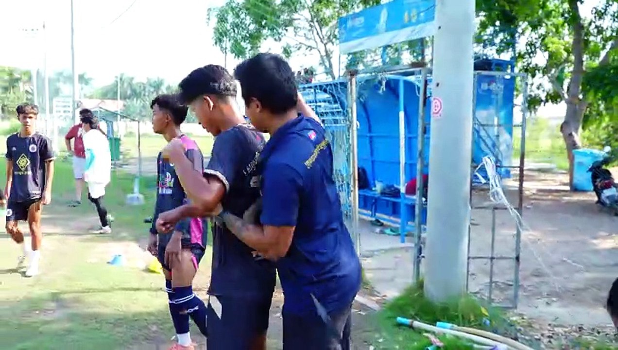 ក្រុមបាល់ទាត់វិទ្យាល័យសម្ដេច ហ៊ុនសែន ប៊ុនរ៉ានី ច្បារអំពៅ ថែមឧបករណ៍ហ្វឹកហាត់ថ្មីត្រៀមវគ្គ៤ក្រុមជើងឯកវិទ្យាល័យ