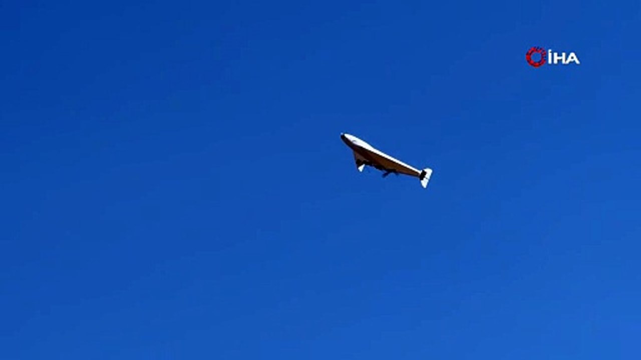 Türkiye'nin uzun menzilli kamikaze İHA'sı havalandı! İşte ilk görüntüler