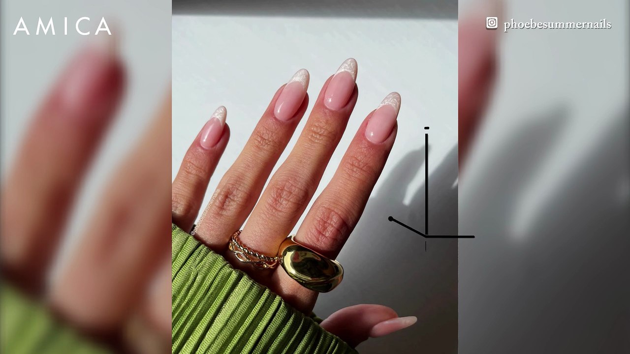 Unghie come perle: la tendenza soft e luminosa della primavera