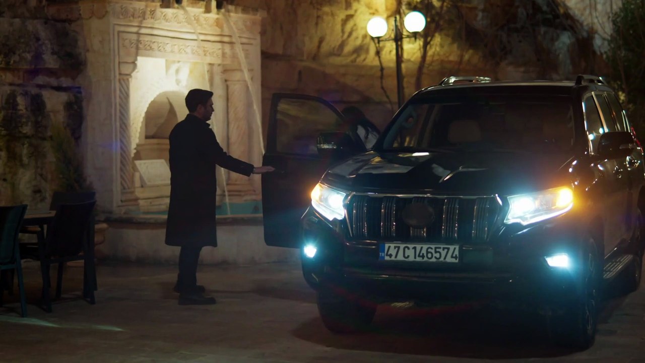 En tierra lejana (Uzak Şehir) - Capítulo 10 2/2