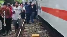 Tiga Gerbong KA Bangunkarta Anjlok di Brebes, Penumpang Berhamburan Keluar