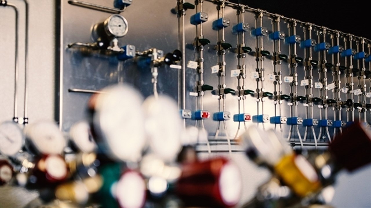 Hidden Helium Risk Hits Big Tech