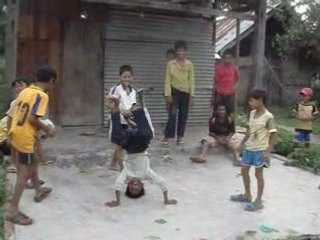 Hip Hop près du Lac Lak