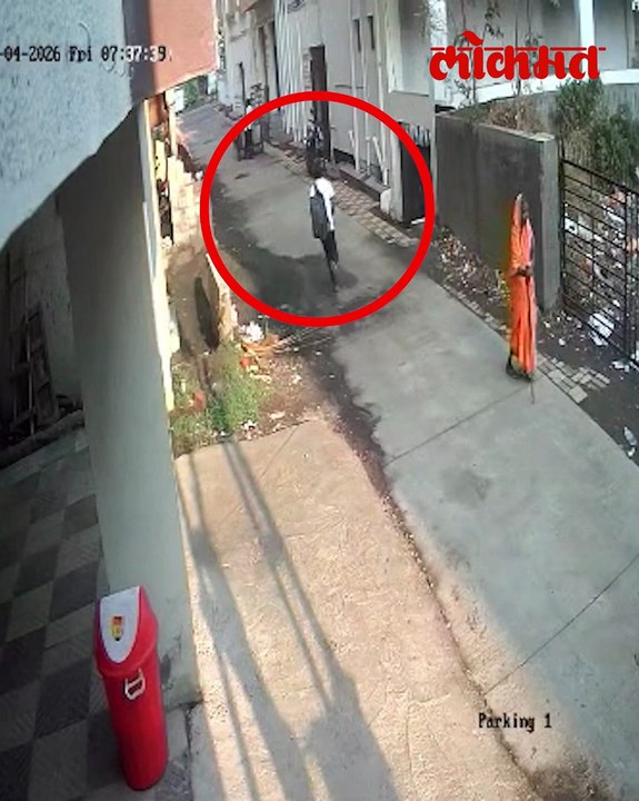 उघड्या दरवाजाचा फायदा घेत चोरट्याची हात सफाई, CCTV आला समोर