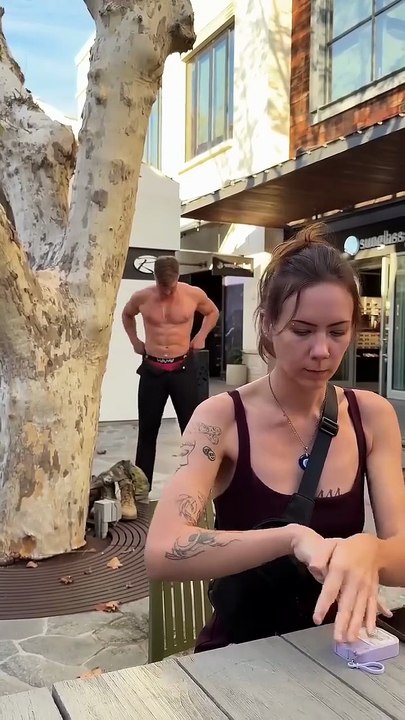 Soldier changes at the mall and proposes! 🤯❤️ 🤩🤩