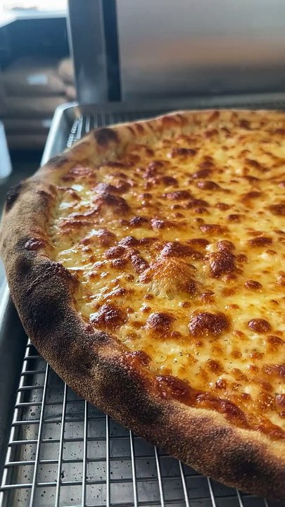 Extra crispy white pizza 🤌🏻