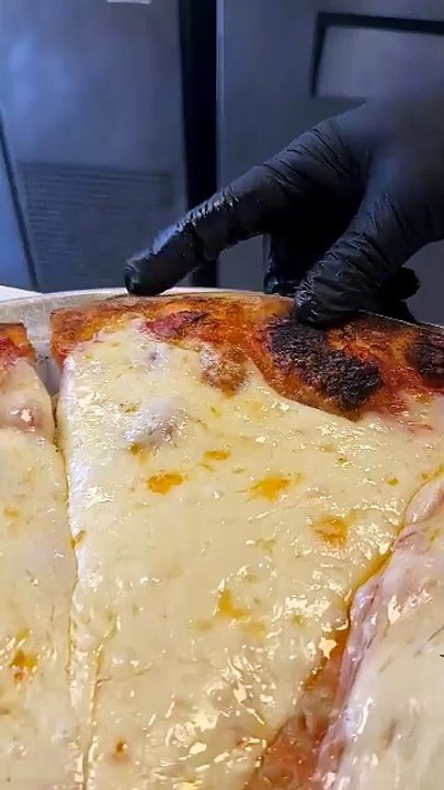 World’s LONGEST cheese pull 🤯