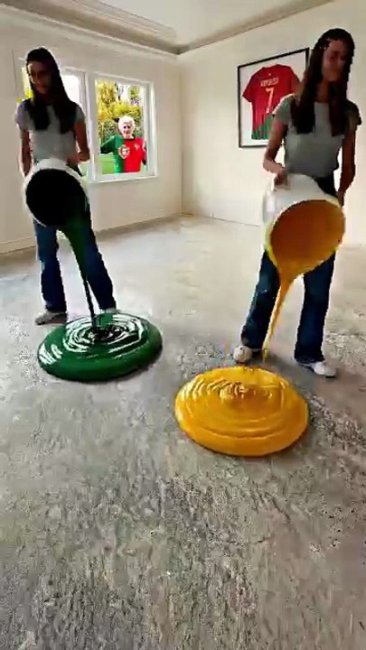 This floor is just incredible 😱 Ronaldo fan epoxy floor