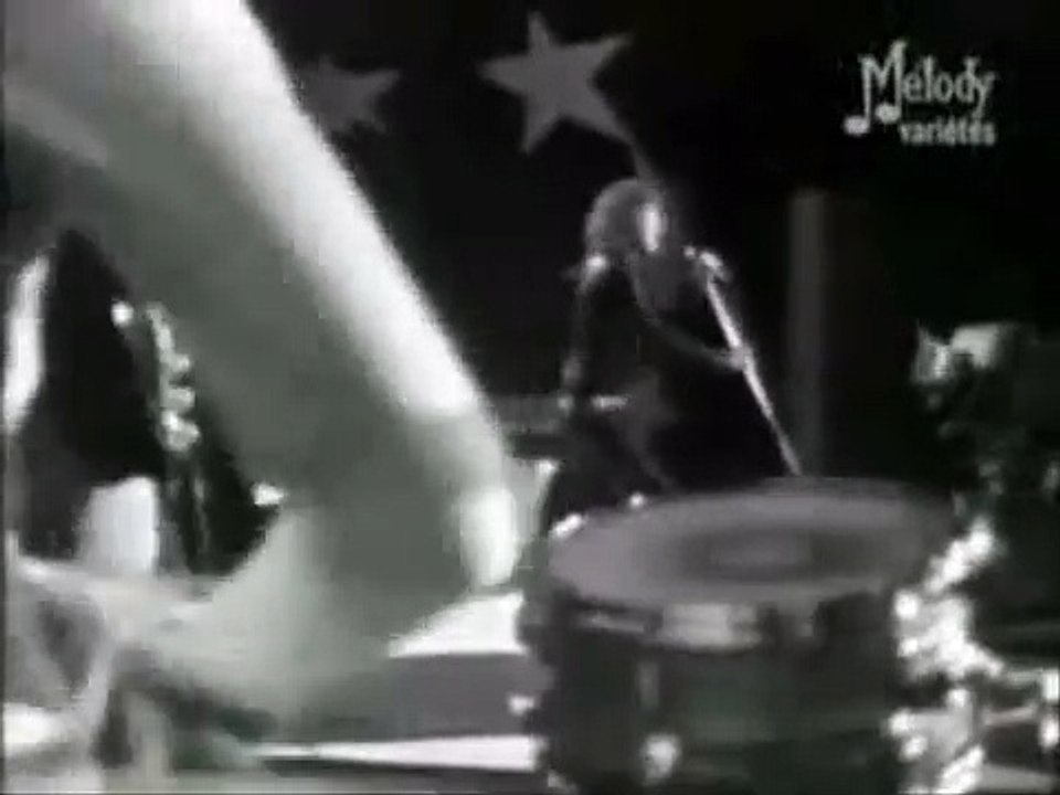 1971 - Johnny Hallyday - “Il Faut Boire à la Source” en Live avec Orchestre et Choristes (Les Étoiles de la Chanson, 1ère Chaîne, 29 Juin)