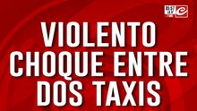 Violento choque entre dos taxis en pleno centro porteño: hay heridos