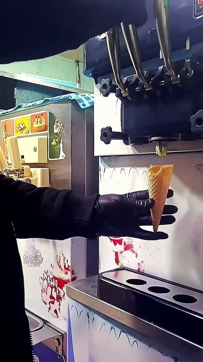 ICE cream la hanya #trendingshorts #trending #icecream