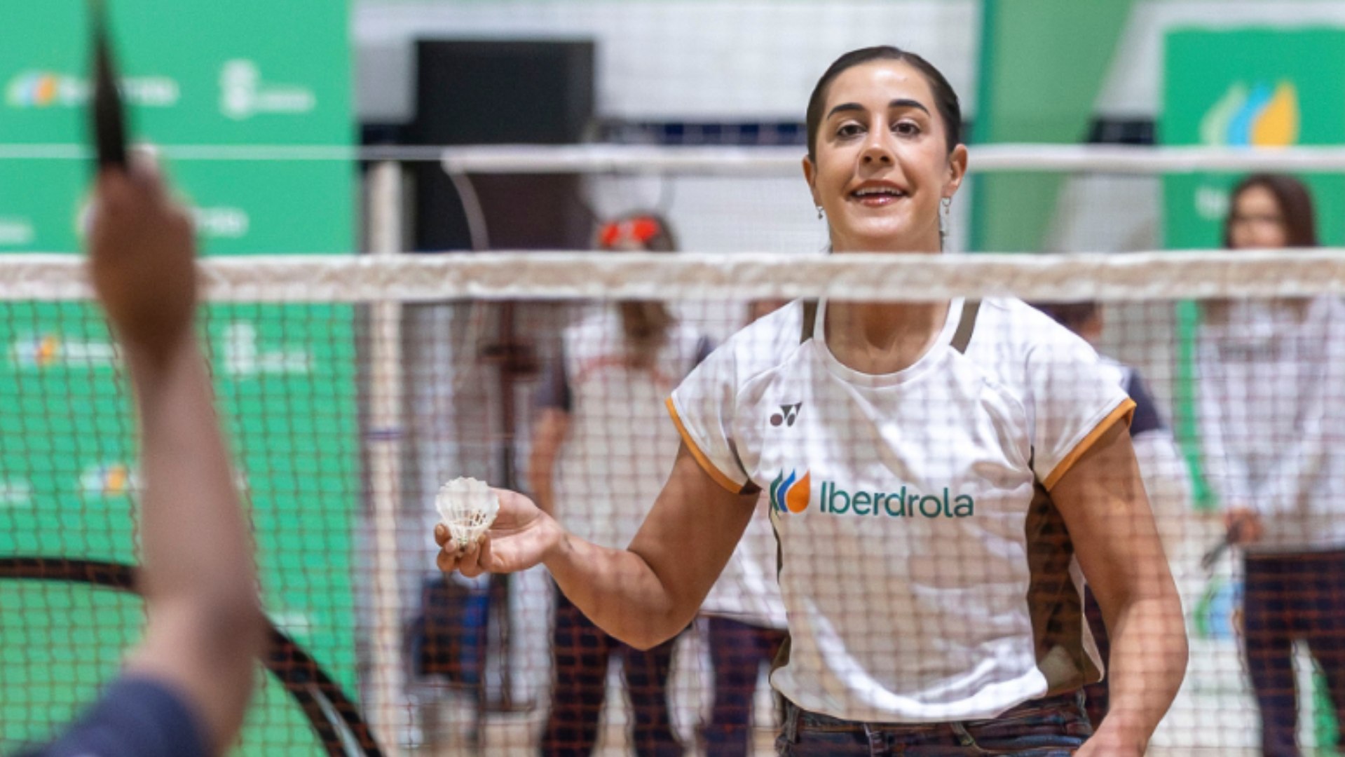 Carolina Marín explica su retirada a unos niños: "Tengo 32 años, no me digáis vieja, ¿eh?"