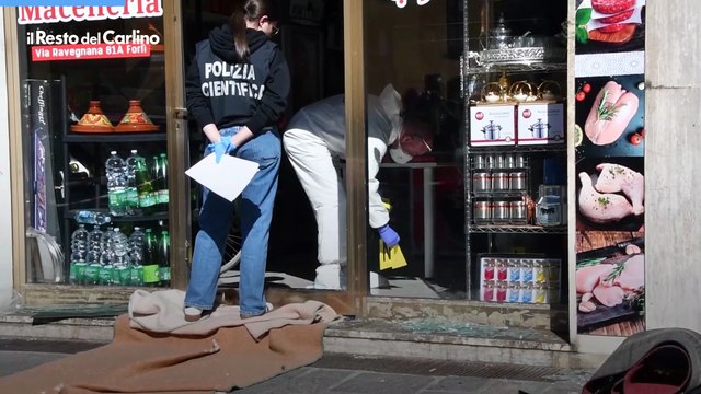 Omicidio in una macelleria a Forlì, i rilievi della polizia scientifica: video