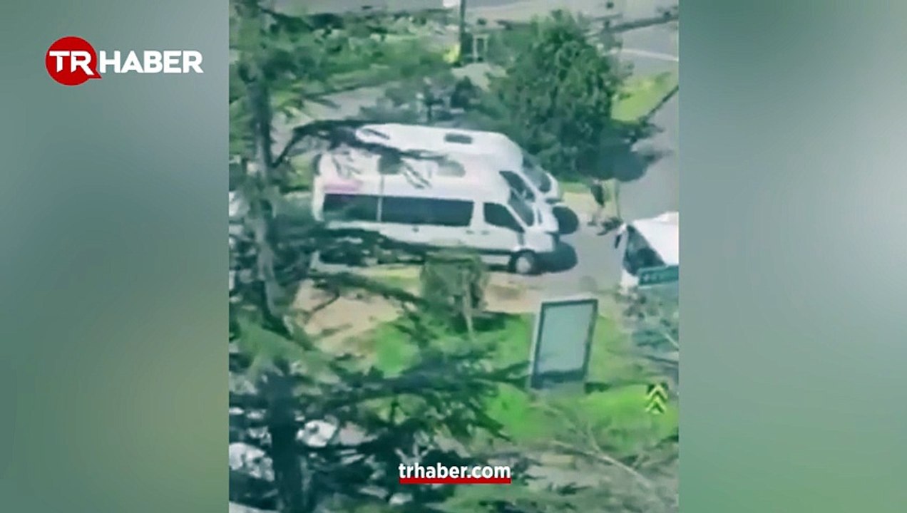 Kahraman polisimizin teröristi ayağından vurduğu o an