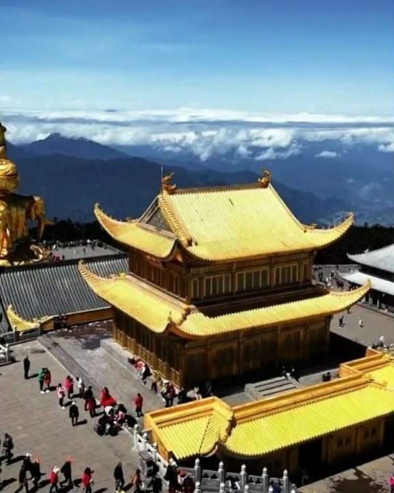 🚨Mont Emei 🌄 entre mer de nuages et sommets dorés ✨ Une destination spectaculaire en Chine à vivre au moins une fois 📸🌿