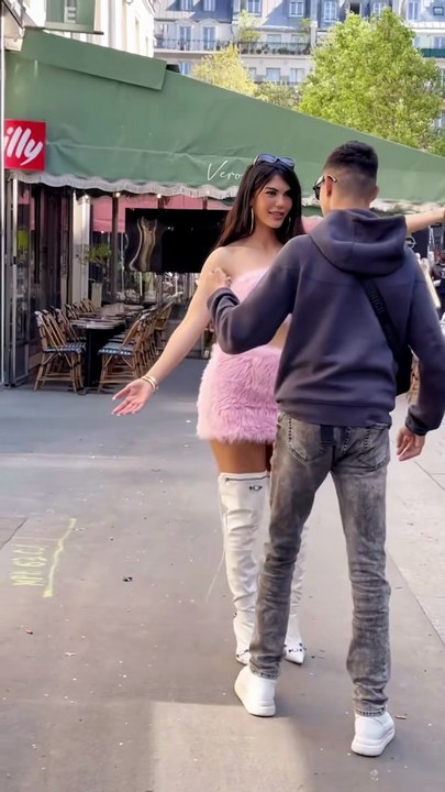 Le premier 😍 sa copine doit être fière ..😍