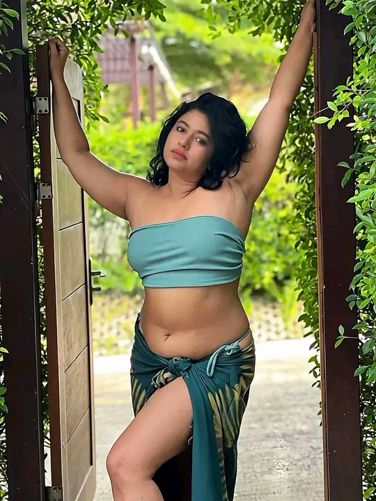 Poonam bajwa bikini videos