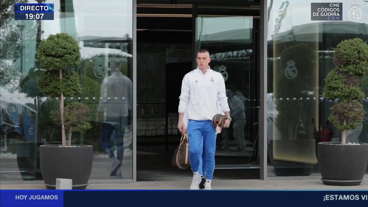 Salida del Real Madrid al bernabéu para el Bayern - Real Madrid