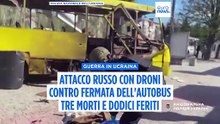 Guerra in Ucraina, attacco di un drone russo a una fermata dell'autobus: tre morti e 12 feriti