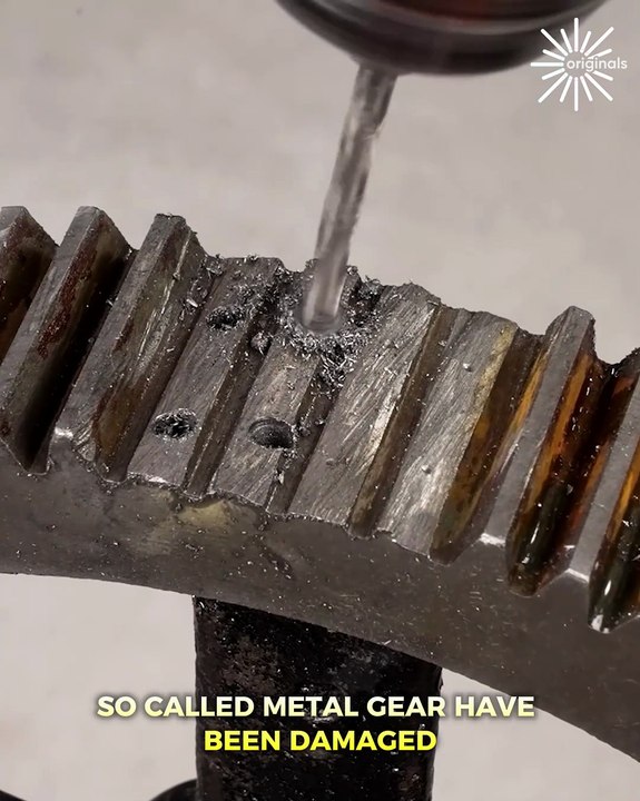 Dentist needed, the teeth of this metal gear broke down😅