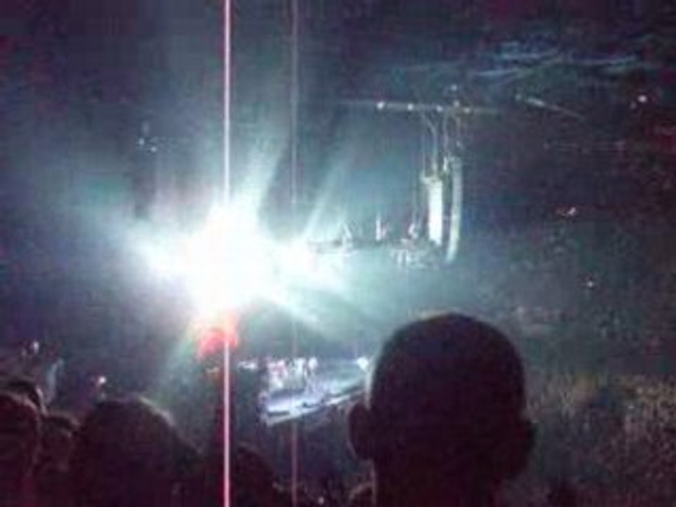 Rage Against The Machine - Intro @ Paris (Bercy)