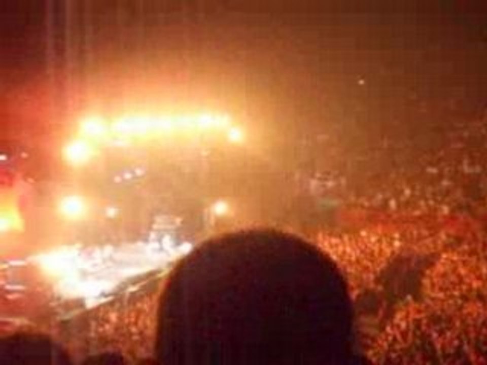 Rage Against The Machine - Bullet in the head@ Paris (Bercy)