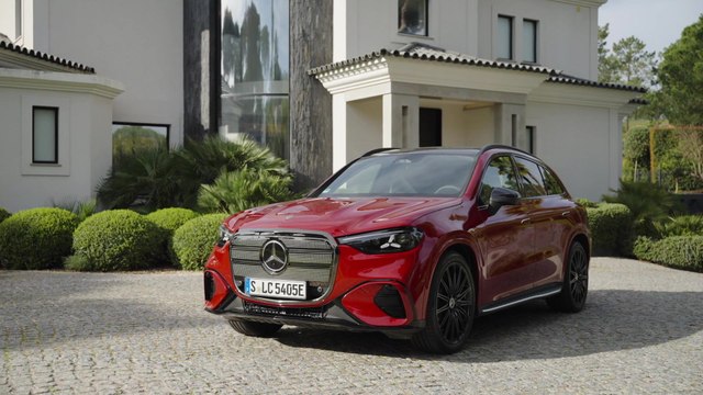 Mercedes-Benz GLC 400 4MATIC with EQ Technology Exterior Design in Patagonia red