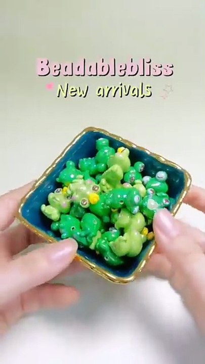 Acrylic Beads UV Coating Cute Green Frog Series, Random Mix
