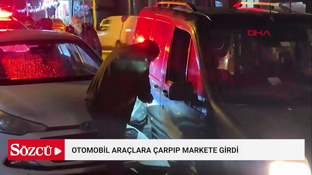 Otomobilin araçlara çarpıp, markete girdiği kaza kamerada